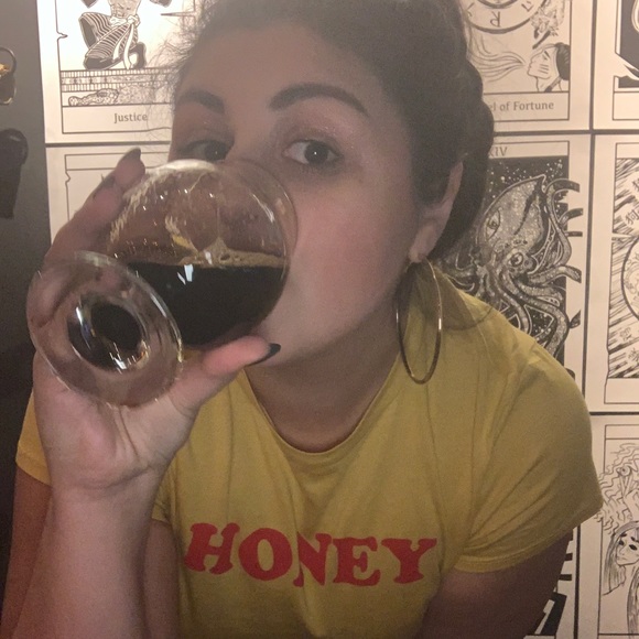 Meet your Posher, Michaela ✨ - Picture 3 of 4